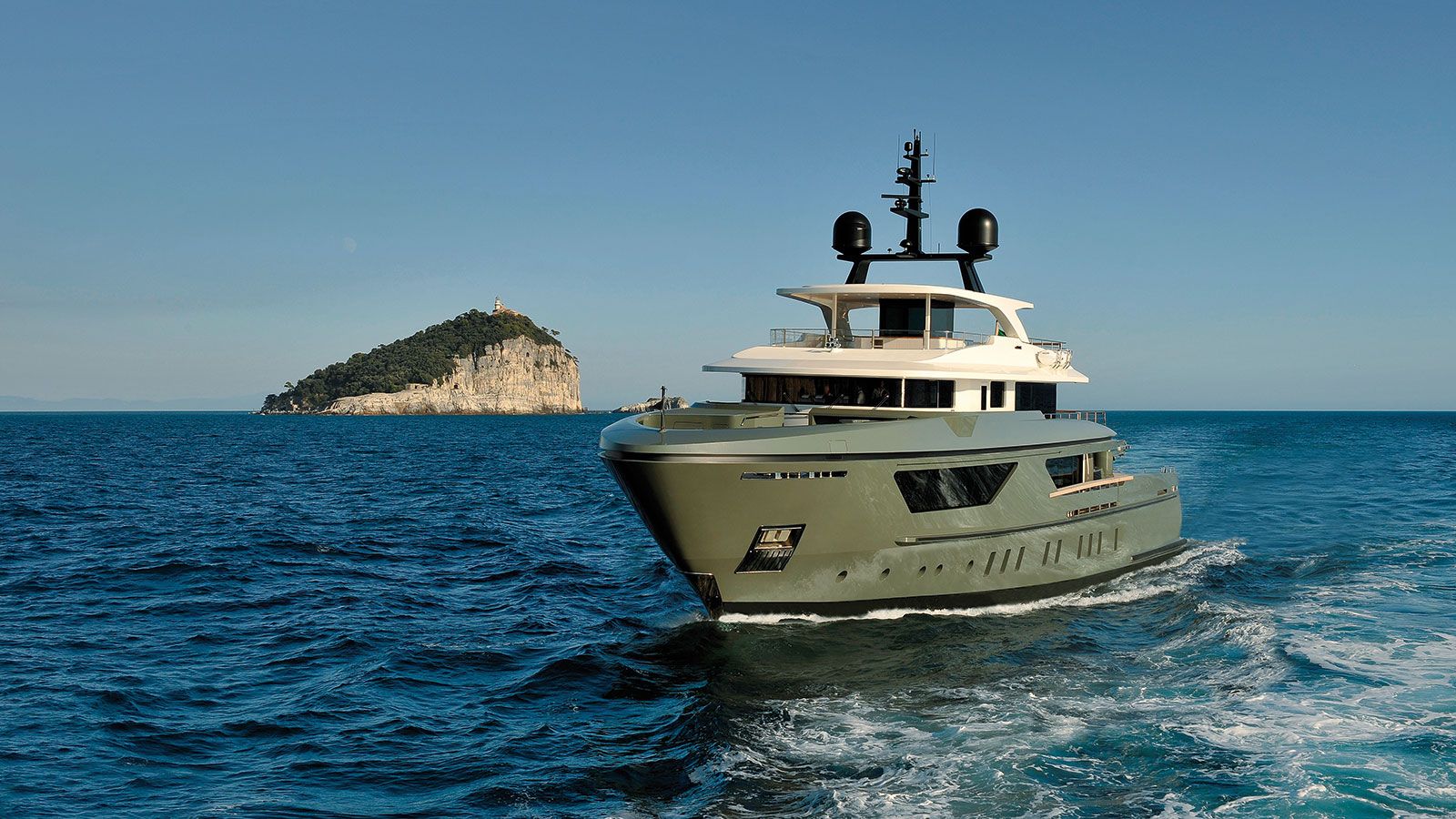 Moka — the first go-farther adventure-seeking Sanlorenzo 460Exp